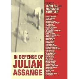 In Defense of Julian Assange - 9781682192214